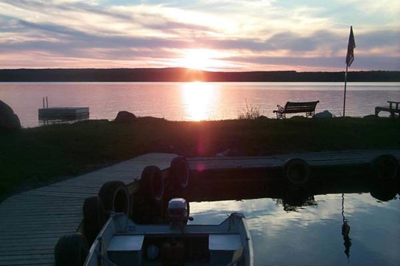 Wee Point Resort Manitowaning Eksteriør bilde