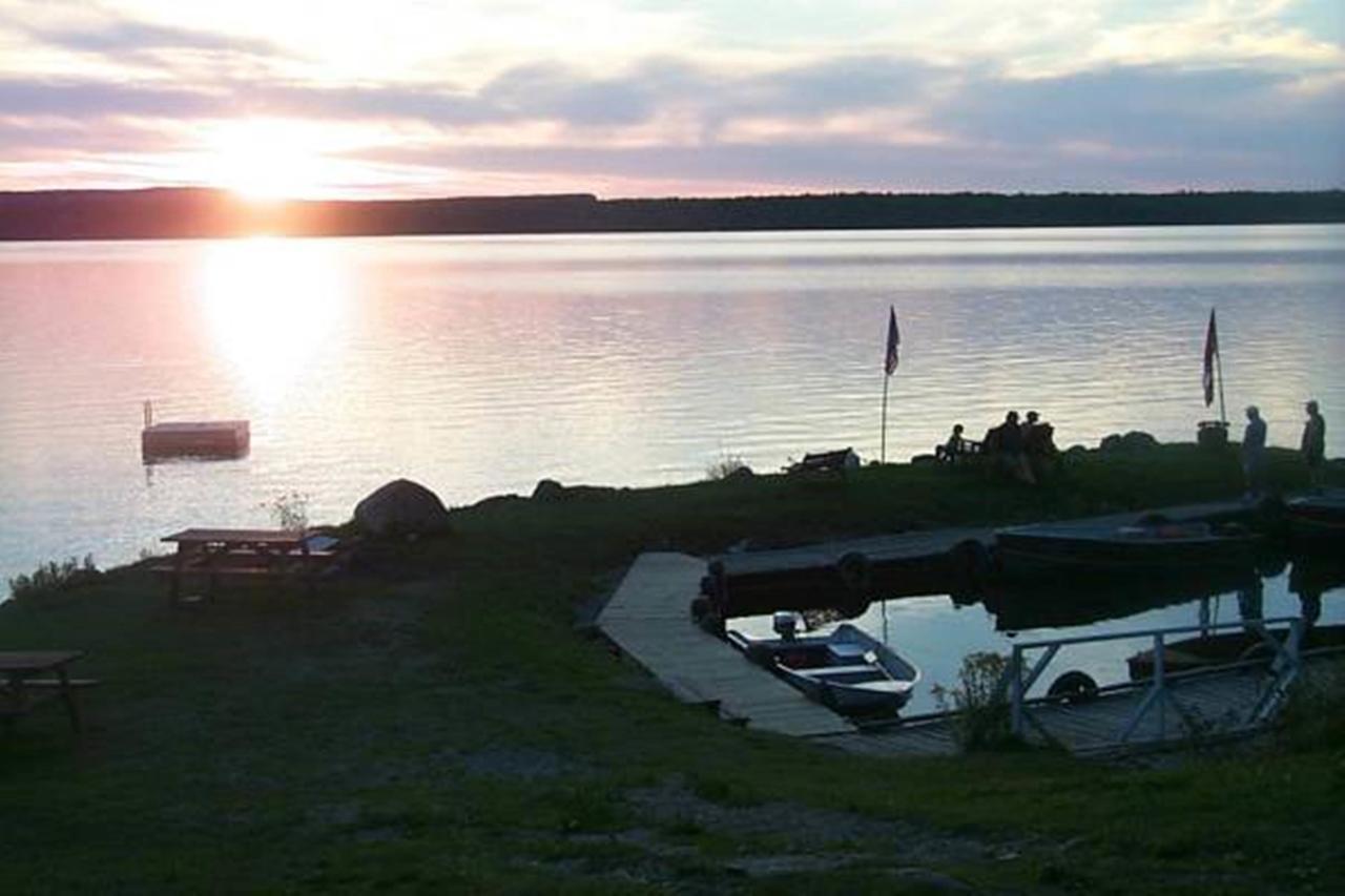 Wee Point Resort Manitowaning Eksteriør bilde