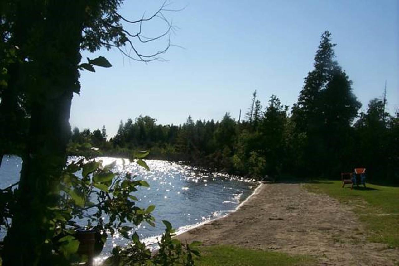 Wee Point Resort Manitowaning Eksteriør bilde